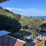 Sea View With Terrace & Free Parking Apartman