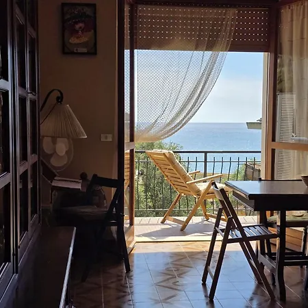 Apartmán Sea View With Terrace & Free Parking